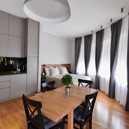 Karlo Main Square Apartments Загреб Екстериор снимка