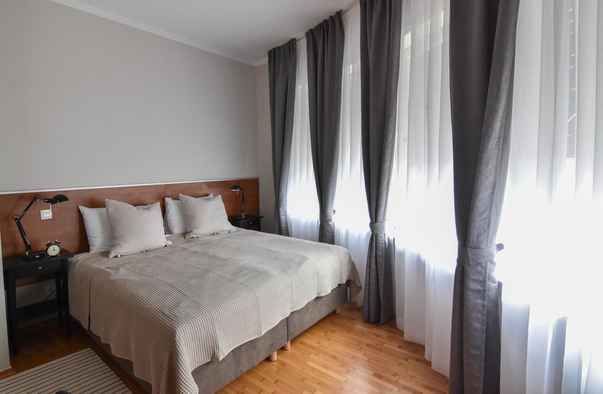 Karlo Main Square Apartments Загреб Екстериор снимка