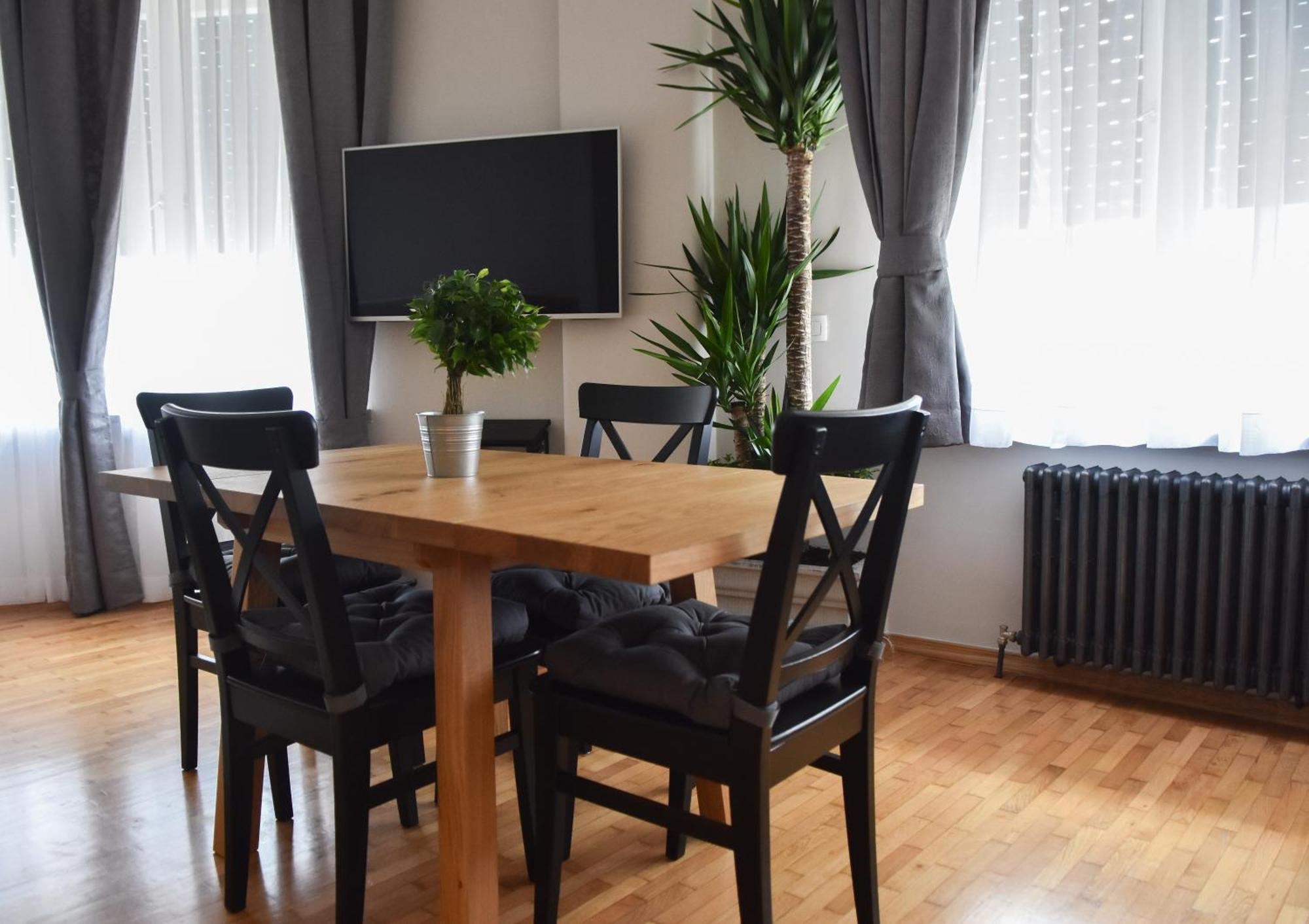 Karlo Main Square Apartments Загреб Екстериор снимка