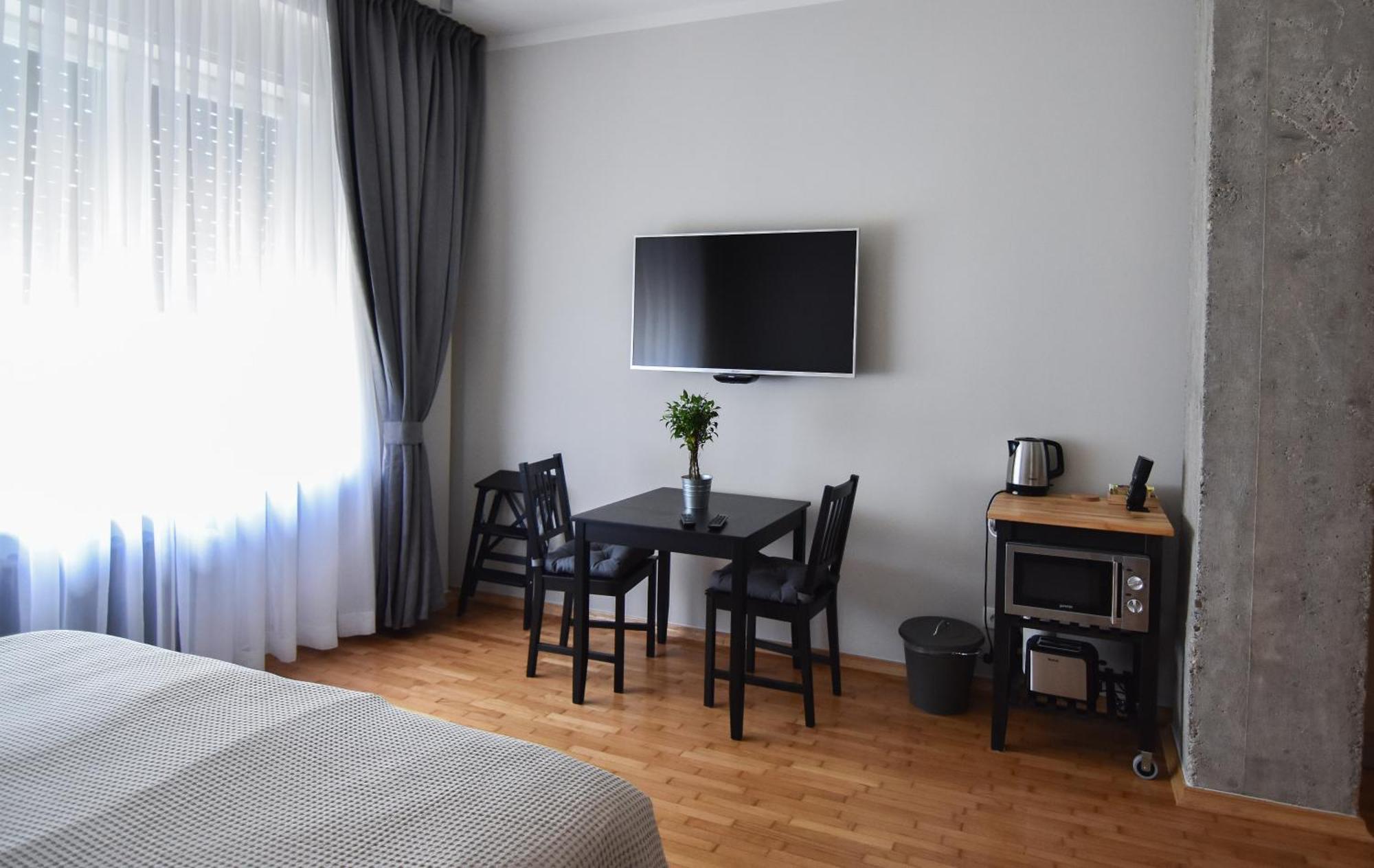 Karlo Main Square Apartments Загреб Екстериор снимка