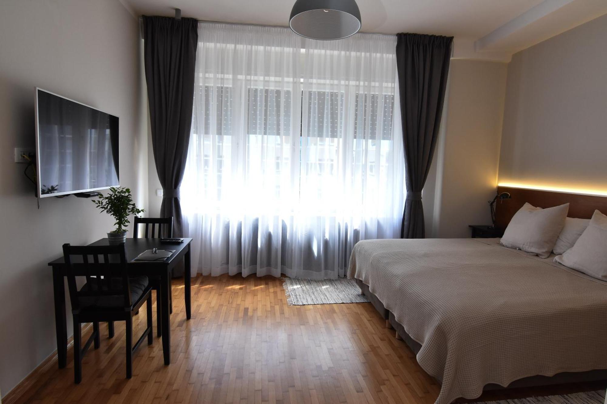 Karlo Main Square Apartments Загреб Екстериор снимка