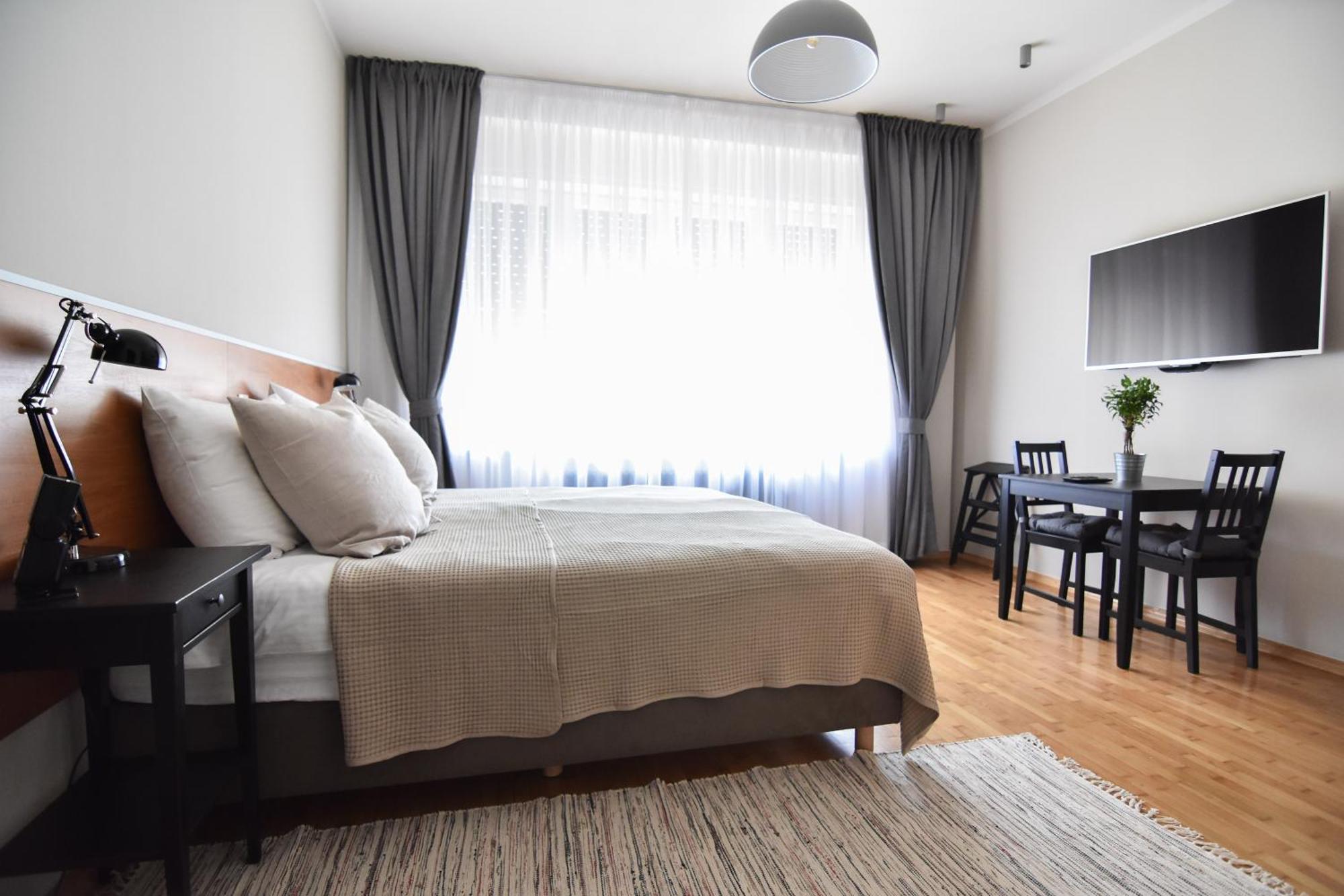 Karlo Main Square Apartments Загреб Екстериор снимка